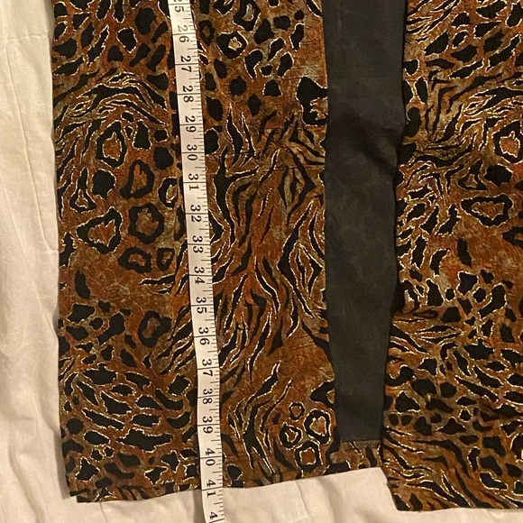 A Touch of Class Women’s Vintage Leopard C… - Picture 8 of 10